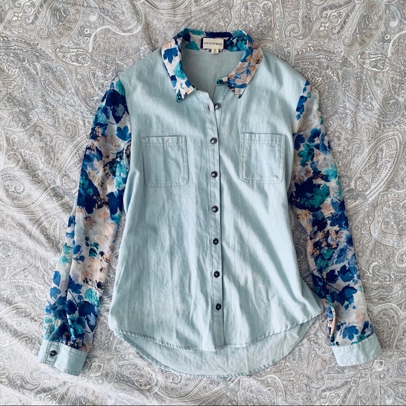 Fifty Street Tops - 💕4 for $20!Fifty Street Button Down Sheer Sleeves